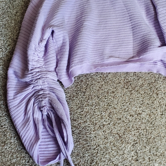 Forever 21 Lavender Cropped Ruched-Sleeve Sweatshirt - Picture 6 of 6